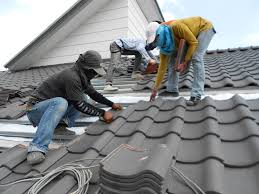 Best Roof Insulation Installation  in Moline, IL